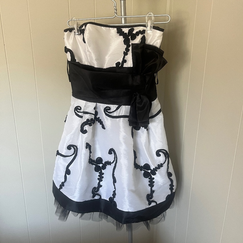 Grad/Prom/Formal strapless dress floral black and white